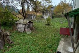 Gorski Kotar,okolica Vrbovskog, kuća uz rijeku Dobru i 6000 m2 zemljišta, Vrbovsko, Ev