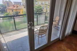 Adaptiran i komforan stan za više studenata, Rijeka, Appartamento