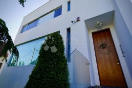 Ksaver - Naumovac, prodaja luksuzne vile 592 m², parcela 1097 m², Gornji Grad - Medveščak, Ev