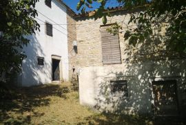 LIVADE , okolica, dvije kamene kuće sa pogledom na Motovun, Oprtalj, Ev