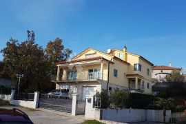 Kuća na sjajnoj lokaciji, Rijeka, House