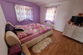Obiteljska samostojeća kuća PR+1  sa dva trosobna stana, Rijeka, Kuća