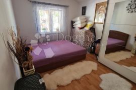 Obiteljska samostojeća kuća PR+1  sa dva trosobna stana, Rijeka, Casa