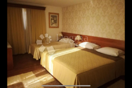 Predivan obiteljski hotel u Zadru svega 400 m od prve plaže, Zadar, Ticari emlak