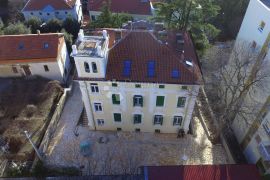 BULEVARD elitna novoadaptirana vila, Rijeka, Kuća