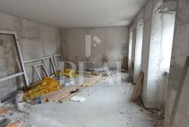Poslovni prostor za zakup u centru Marinića 50 m2, Viškovo, Εμπορικά ακίνητα