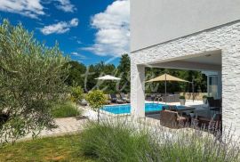 Labin, okolica, prekrasna Villa sa bazenom i saunom, Labin, Дом