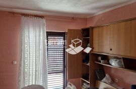Istra, Medulin, Banjole kuća sa četri stana, okućnica 309m2, #prodaja, Medulin, Σπίτι