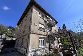 RIJEKA, BULEVARD - povijesna talijanska villa sa 3 stana, Rijeka, Ev