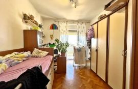 Bulevard, samostojeća kuća sa tri komforna stana i okućnicom, Rijeka, Kuća