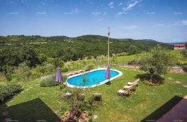 Vila Prodaje se prekrasna vila sa bazenom u blizini Pazina, Pazin, Ev