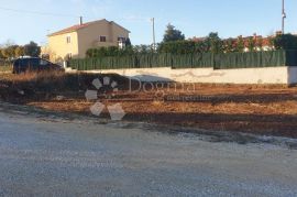 POREČ- odlična parcela sa plaćenim projektom i komunalijama, Poreč, Land