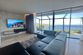 OPATIJA, CENTAR – luksuzna etaža od 300m2 u novogradnji s garažom, panoramski pogled na more, Opatija, Flat