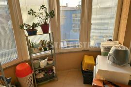Prodaje se trosobni stan u mirnom dijelu Pule, Pula, Appartamento