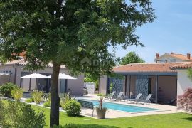 ISTRA, LABIN - Impozantna kuća s bazenom na odličnoj lokaciji, Labin, Maison