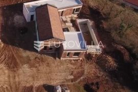 Istra, Žminj - moderna kamena samostojeća kuća s grijanim bazenom 40 m2 , NKP 173 m2, Žminj, Famiglia