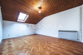 Okolica Zagreba, Rakitje, kuća i garaža na zemljištu površine 4283 m2, Famiglia