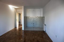 Nov četvorosoban stan sa PDV-om u centru ID#3308, Niš-Mediana, Daire