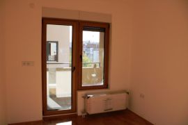 Nov četvorosoban stan sa PDV-om u centru ID#3308, Niš-Mediana, Flat