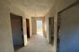 Kuća sa placem i prelepim pogledom, Supovac ID#3160, Niš-Crveni Krst, Famiglia
