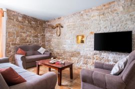 Kamena kuća za odmor u okolici Krnice, Istra, Marčana, Kuća