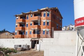 Prodaja stana u novogradnji na Marinićima 3S+DB  87 M2 s terasom i okućnicom, Viškovo, Appartement