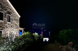 OTOK PAŠMAN, ŽDRELAC - Predivna kamena vila s bazenom i pogledom na more, Pašman, Дом
