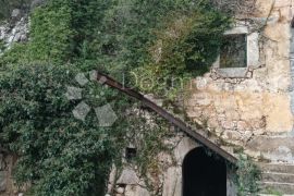 Crikvenica, stara kamena kuća za adaptaciju, Crikvenica, Ev