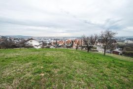Zagreb, Gajnice, građevinsko zemljište sa starom kućom 6432 m2, Zagreb, Land