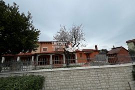 Istra, Premantura, prekrasna kuća, 125m2, uređena okućnica, namješteno, blizina mora!! #prodaja, Medulin, House