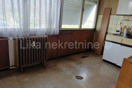 ZAGREB - Jednosoban stan za adaptaciju - UTRINE - 1. kat - 32m2, Zagreb, Flat