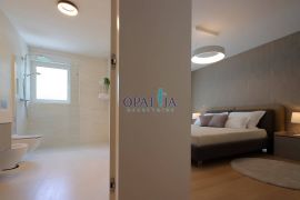 Opatija-Ičići luksuzni stan, prizemlje 2S+DB, 128.07 m2, Opatija - Okolica, Διαμέρισμα