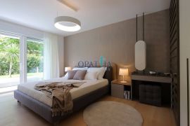 Opatija-Ičići luksuzni stan, prizemlje 2S+DB, 128.07 m2, Opatija - Okolica, Wohnung