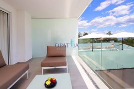 Opatija-Ičići luksuzni stan, prizemlje 2S+DB, 128.07 m2, Opatija - Okolica, Appartamento
