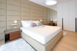 Opatija-Ičići luksuzni stan 2.kat, 2S+DB, 127.45 m2, Opatija - Okolica, Appartement