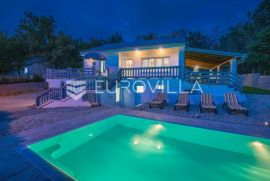 Crikvenica, predivno uređena vila s bazenom i pomoćnim objektom za stanovanje, Crikvenica, Famiglia