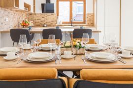 Istra,kuća  171m2,moderno opremljena,ljetna kuhinja!, Marčana, Famiglia