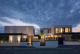 ISTRA, BALE - Moderna dizajnerska villa!, Bale, House