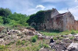 ISTRA, OPRTALJ - Tri istarske kamene ruševine na velikom imanju, Oprtalj, Ev