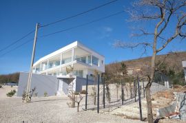 Villa atraktivnog dizajna s pogledom na more, Labin, Ev