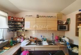 RIJEKA, KOZALA - 3S+DB stan u kući s okućnicom+studio apartman, Rijeka, Apartamento