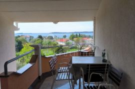 ISTRA, FAŽANA Apartmanska kuća s pogledom na more i Brijune!, Fažana, Maison