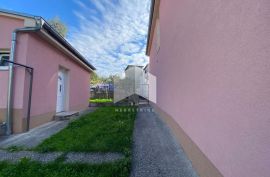Novi Vinodolski, kuća sa više stambenih jedinica, Novi Vinodolski, Haus