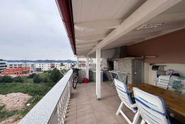 ZADAR, BORIK - Stan sa krovnom terasom i pogledom na more, Zadar, شقة