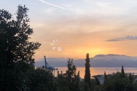 Krimeja, kuća s lijepom okućnicom i pogledom na more, Rijeka, Maison