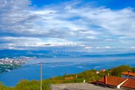 OPATIJA. BREGI- zemljište 1340m2 S GRAĐEVNOM DOZVOLOM!!! i s panoramskim pogledom na more za obiteljsku kuću/ villu/ apartmane/ kuću za iznajmljivanje- odmor s bazenom, Matulji, Terrain