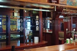 Izvrstan Caffe bar s iznimnom opremom !, Jelenje, Ticari emlak