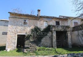 Središnja Istra, okolica, kuća za adaptaciju sa prostranim zemljištem, Sveti Petar U Šumi, بيت