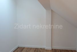 Novogradnja na poslednjem spratu, Zemun, Διαμέρισμα