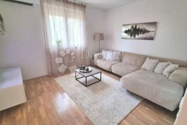 Moderan stan na atraktivnoj lokaciji, Pula, Apartamento